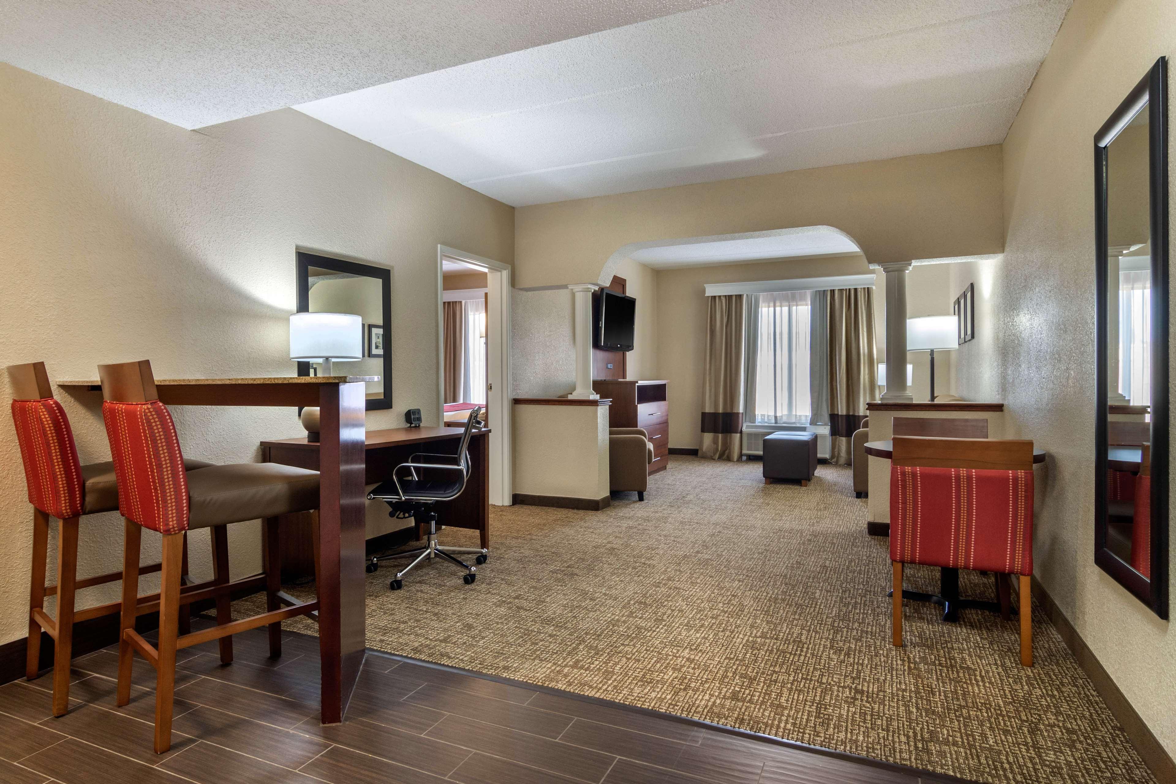 Comfort Suites Woodstock - Atlanta North Exterior photo