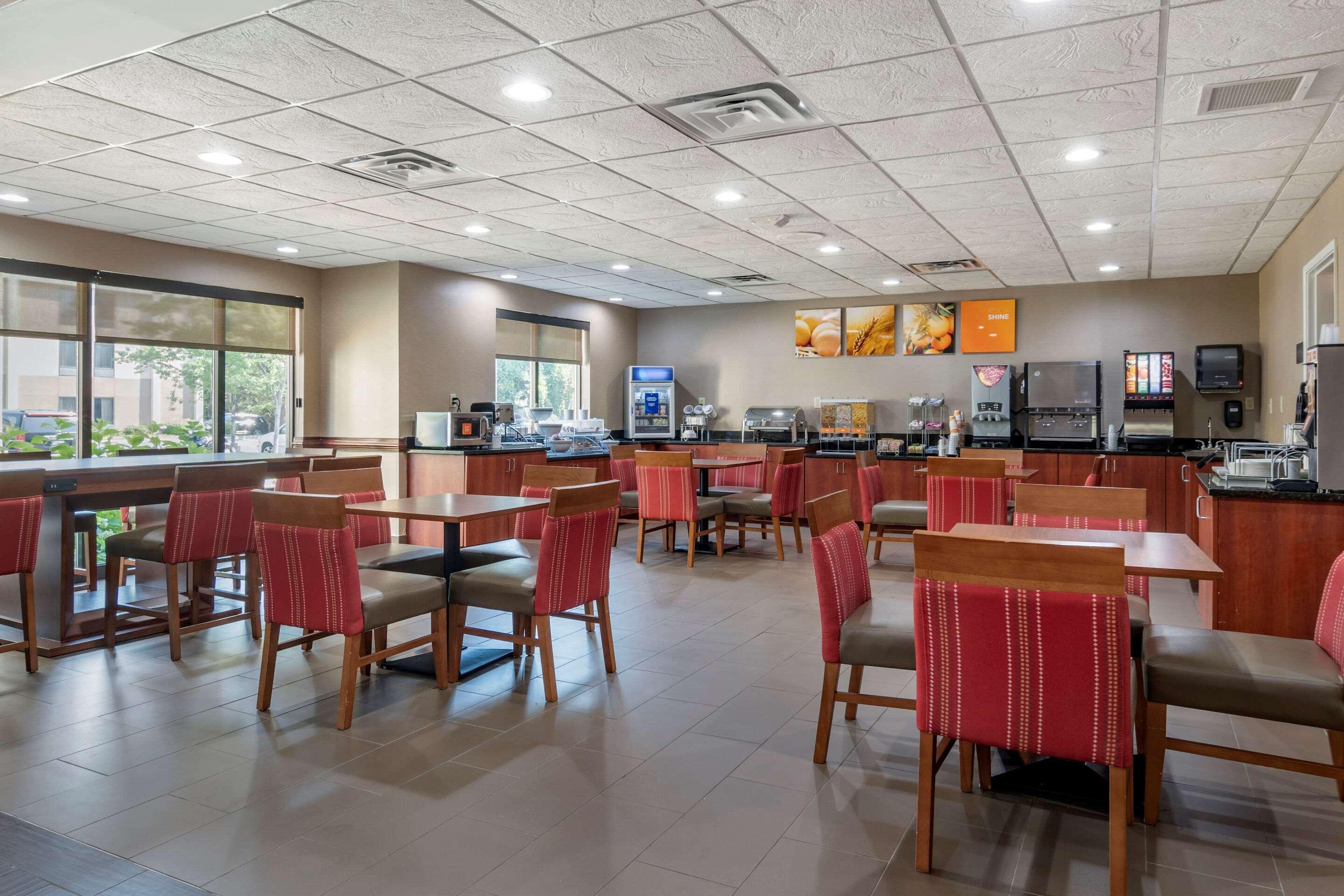 Comfort Suites Woodstock - Atlanta North Exterior photo